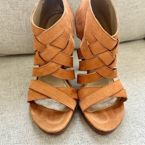 Stuart Weitzman Tan Sandal Heels size 8.5 - Picture 5 of 9